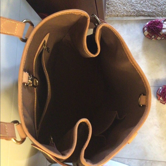 Handbag - Picture 2 of 5
